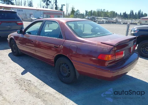 2001 Toyota Camry Le z USA, uszkodzony, nr VIN JT2BG22K610587975